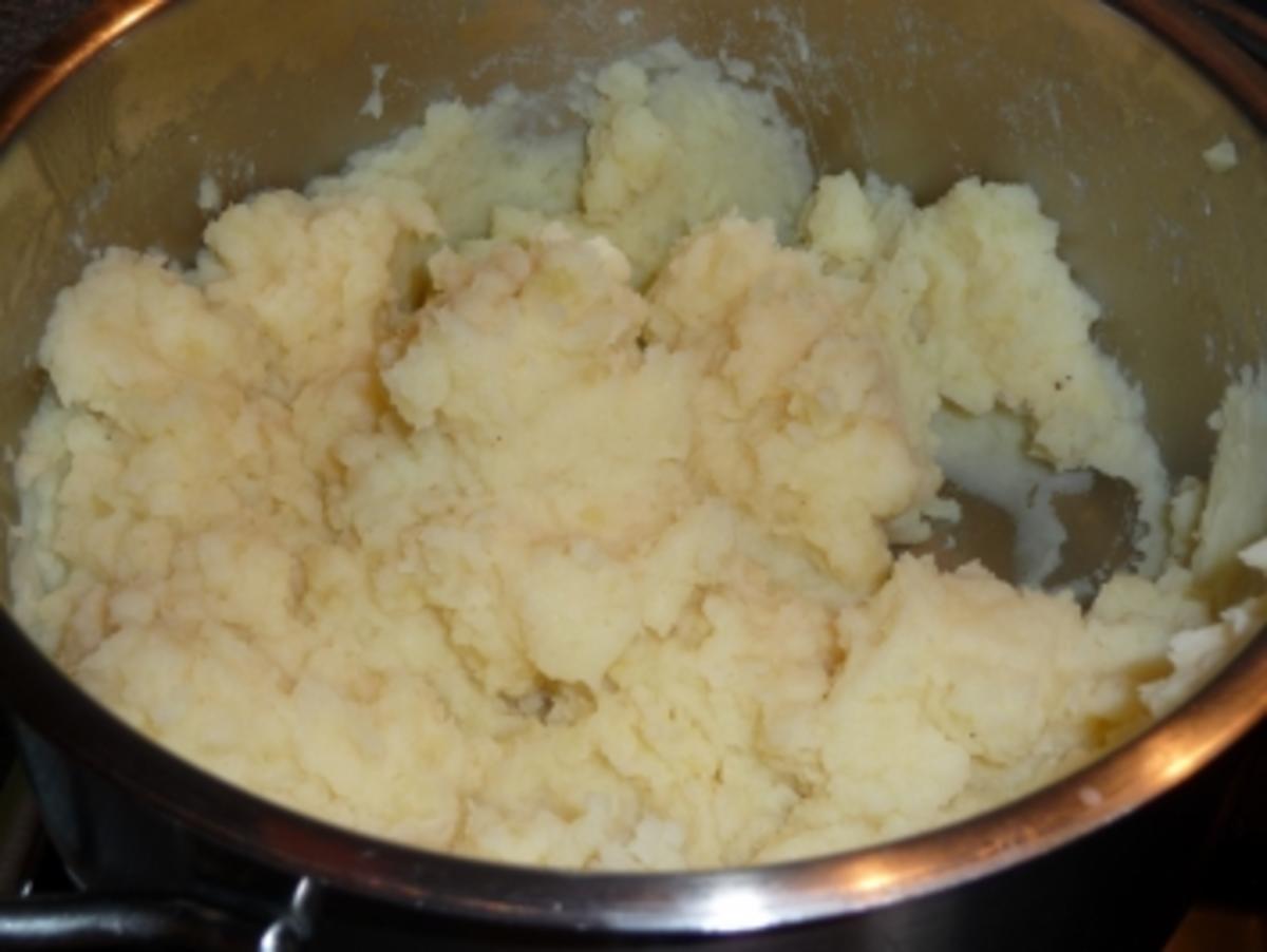 Hähnchen-Minischnitzel mit Möhren im Kartoffelnest - Rezept - Bild Nr. 3
