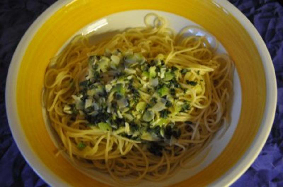 Spaghetti aglio olio con salvia - Rezept