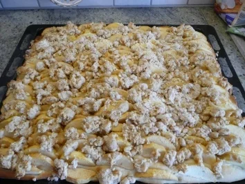 Rezept: Apfelkuchen mit Amerettinistreuseln Apfelkuchen mit Amerettinistreuseln - Rezept