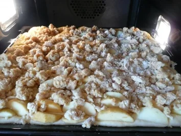 Rezept: Apfelkuchen mit Amerettinistreuseln Bild Nr. 2 Apfelkuchen mit Amerettinistreuseln - Rezept - Bild Nr. 2