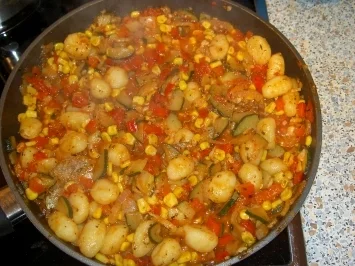 Rezept: Gemüsepfanne mit Gnocchi Bild Nr. 3 Gemüsepfanne mit Gnocchi - Rezept - Bild Nr. 3