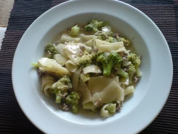 Pasta mit Broccoli und Hack - Rezept