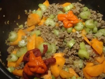 Kartoffeln mit Bolognese und Staudensellerie - Rezept - Bild Nr. 5