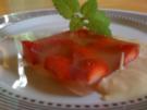 Zitronengras Gelee mit Erdberen an Kokosschaum - Rezept