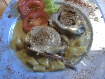 Fleisch: Schweinefilet gefüllt  in  Ananassauce - Rezept