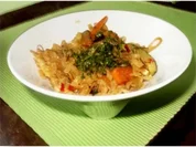 Gebratene Eiernudeln mit Hähnchenbrust - Rezept