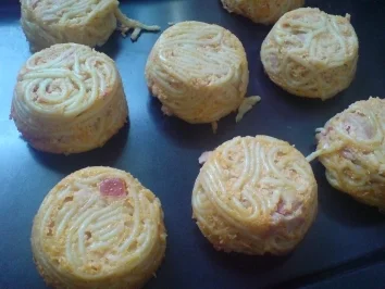 Rezept: Muffins, herzhaft "Spaghetti-Törtchen" Muffins, herzhaft "Spaghetti-Törtchen" - Rezept