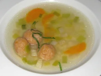 Rinderkraftbrühe mit Cognac und Markbällchen - Rezept