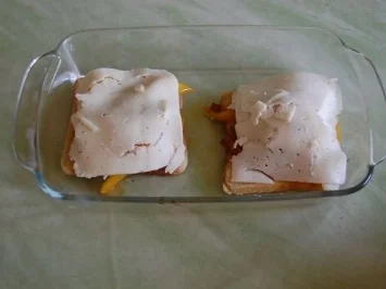 Rezept: Schlemmertoast á la Ossy mit glacierten Früchten und Ziegenbutterkäse überbacken Bild Nr. 12 Schlemmertoast á la Ossy mit glacierten Früchten und Ziegenbutterkäse überbacken - Rezept - Bild Nr. 12