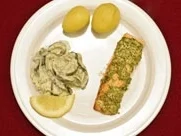 Rezept: Lachsfilet mit Senfkruste und Gurkengemüse Lachsfilet mit Senfkruste und Gurkengemüse - Rezept