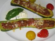 Gefüllte Zucchini alla Bolognese - Rezept