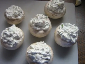 Rezept: Champignon gefüllt im Speckmantel Bild Nr. 7 Champignon gefüllt im Speckmantel - Rezept - Bild Nr. 7