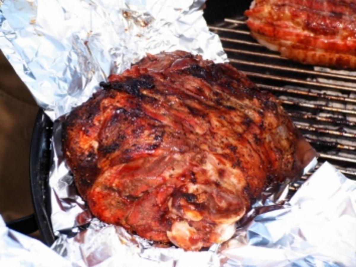 Gegrillte Lammkeule mit Kartoffeln und Sour Cream - Rezept - kochbar.de