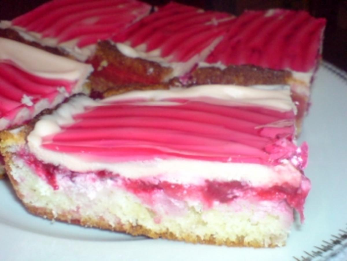 Bilder für Johannisbeerkuchen mit Fruchtcreme - Rezept