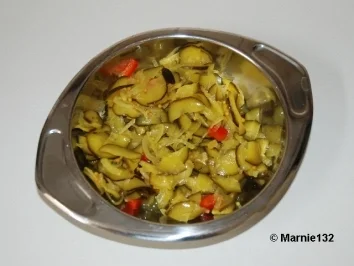 Zucchini Salat süß-sauer zum einkochen - Rezept