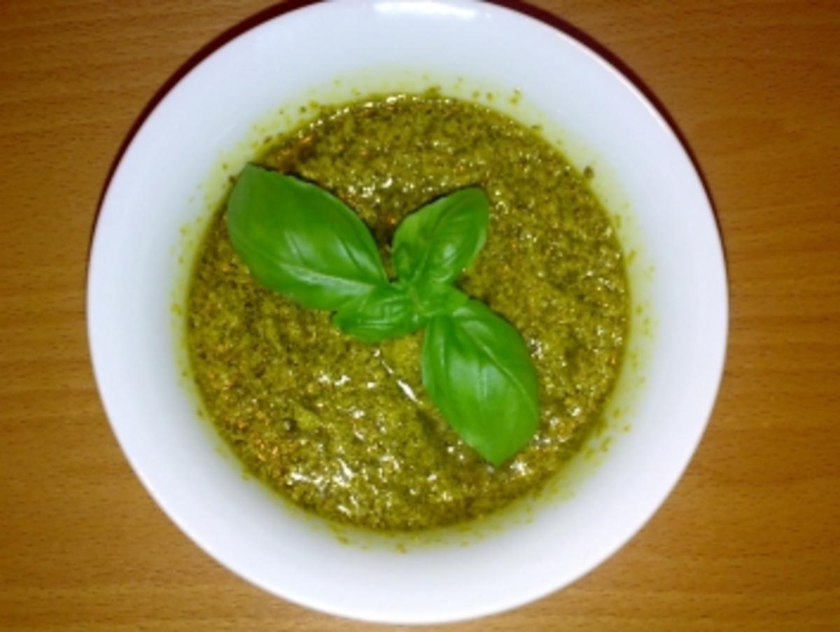 So En Dips Frisches Basilikum Pesto Rezept Kochbar De