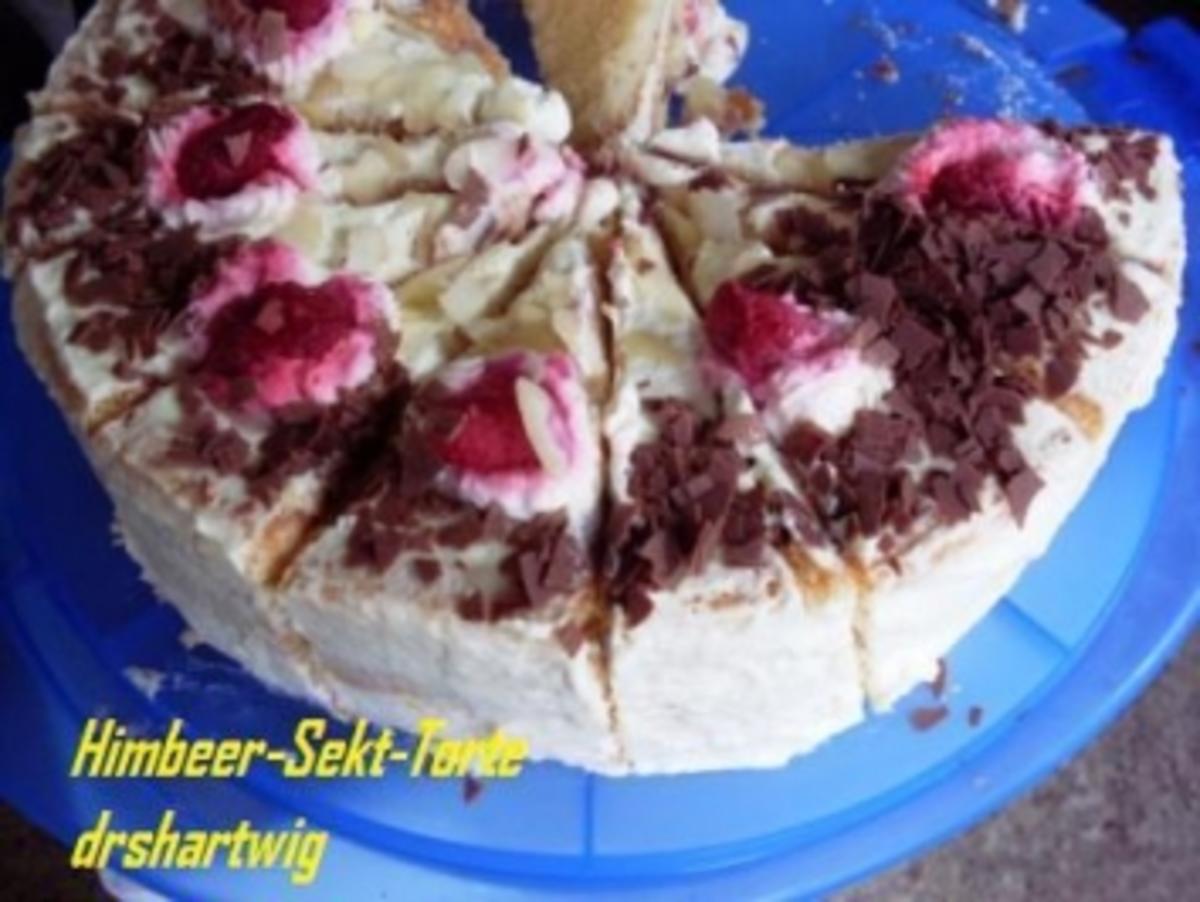 Sekt-Himbeer-Torte - Rezept
