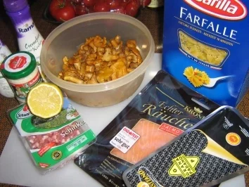 Rezept: Nudeln mit Lachs - Pfifferlingen und Speck Bild Nr. 2 Nudeln mit Lachs - Pfifferlingen und Speck - Rezept - Bild Nr. 2