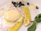 Zweierlei Parfait an gegrillter Ananas mit Minze - Rezept