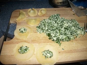 Ravioli mit Spinat-Mozzarella-Füllung - Rezept