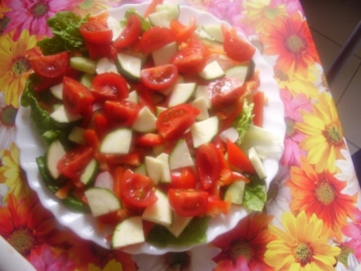 Salat mit Orangen-Mango-Dressing - Rezept - Bild Nr. 3