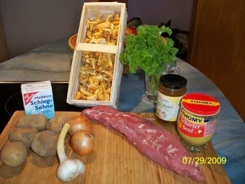 Schweinefilet im Kartoffelmantel mit Pfifferlingsrahmsoße - Rezept - Bild Nr. 2