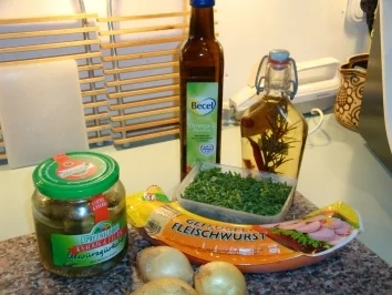 Rezept: Wurstsalat ganz einfach Bild Nr. 2 Wurstsalat ganz einfach - Rezept - Bild Nr. 2