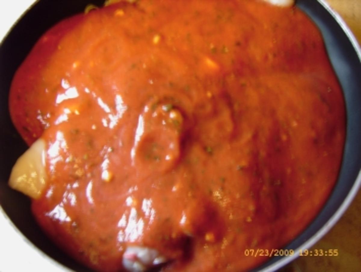 In Tomatensauce geschmorte Hähnchenbrust an bunten Bratkartoffeln - Rezept - Bild Nr. 12