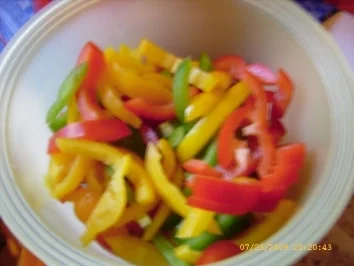 Rezept: In Tomatensauce geschmorte Hähnchenbrust an bunten Bratkartoffeln Bild Nr. 15 In Tomatensauce geschmorte Hähnchenbrust an bunten Bratkartoffeln - Rezept - Bild Nr. 15