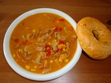 Kebabsuppe mit Baguette - Rezept