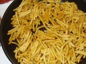 Rezept: Gebratene Nudeln mit Ei und Paprikagemüse Bild Nr. 3 Gebratene Nudeln mit Ei und Paprikagemüse - Rezept - Bild Nr. 3