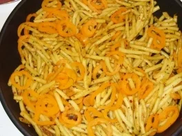 Rezept: Gebratene Nudeln mit Ei und Paprikagemüse Bild Nr. 4 Gebratene Nudeln mit Ei und Paprikagemüse - Rezept - Bild Nr. 4