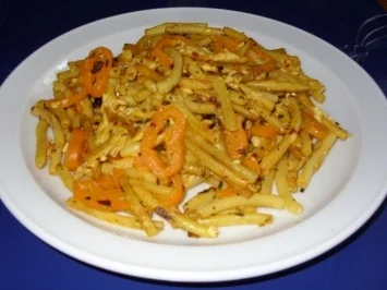 Rezept: Gebratene Nudeln mit Ei und Paprikagemüse Bild Nr. 7 Gebratene Nudeln mit Ei und Paprikagemüse - Rezept - Bild Nr. 7