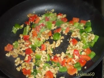 Rezept: Tortellini mit Nuß - Käsesoße Bild Nr. 2 Tortellini mit Nuß - Käsesoße - Rezept - Bild Nr. 2