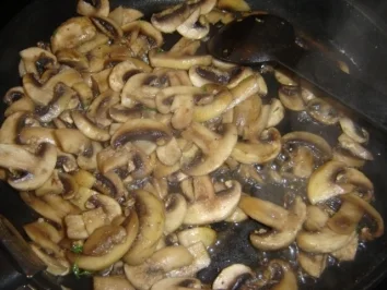 SALADE TIEDE AUX CHAMPIGNONS ET LARDONS - Rezept - Bild Nr. 3