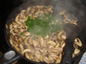 SALADE TIEDE AUX CHAMPIGNONS ET LARDONS - Rezept - Bild Nr. 4