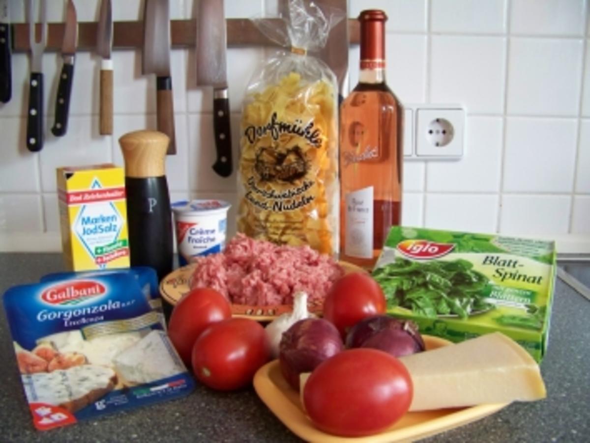 Nudeln - Tagliatelle mit Spinat, Hackfleisch und Gorgonzola - Rezept - Bild Nr. 2
