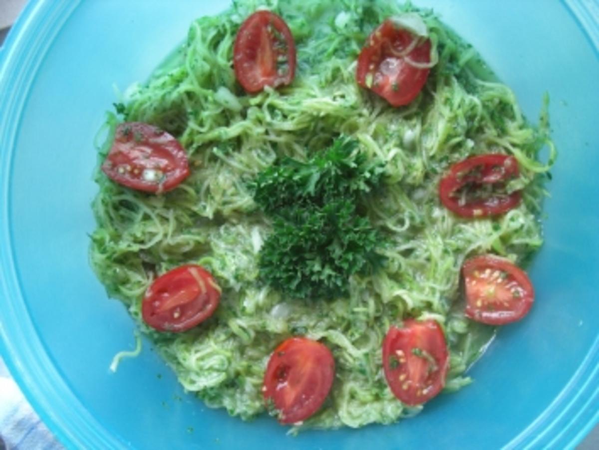 Salat-Zuchinisalat - Rezept