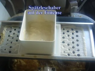 Rezept: Suppe: Backspätzlesuppe Bild Nr. 3 Suppe: Backspätzlesuppe - Rezept - Bild Nr. 3