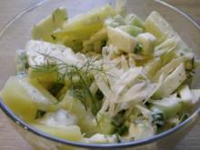Kartoffelsalat mit Gurken und Äpfeln - Rezept