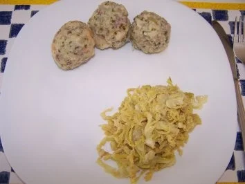 Speckknödel mit Rahmwirsing - Rezept