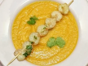 Möhren-Orangen-Suppe dazu Garnelenspieß (Konrad Krauss) - Rezept