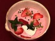 Eis mit frischen Erdbeeren und Sahne (Martin Semmelrogge) - Rezept