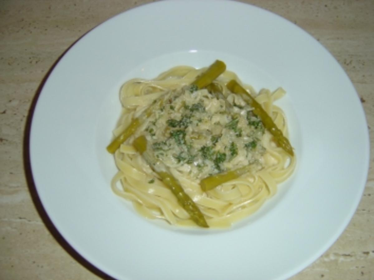 Tagliatelle mit grünem Spargel - Rezept - kochbar.de