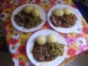 Hammelkeule mit Bohnen und Klößen - Rezept