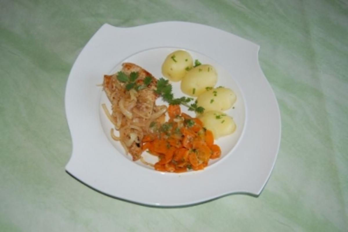 Putensteak mit Karottengemüse und Kartoffeln - Rezept