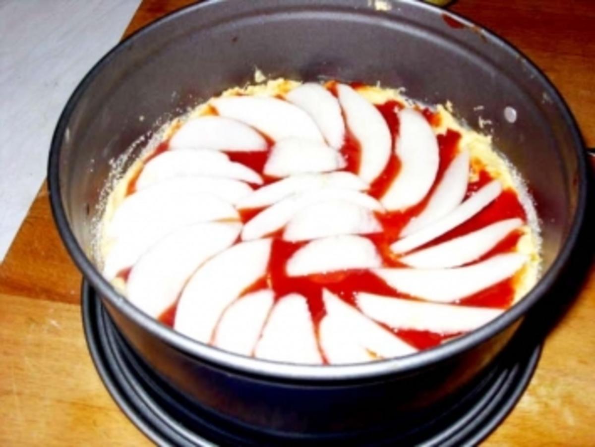 Hagebutten-Birnenkuchen mit Nußstreusel - Rezept - Bild Nr. 6