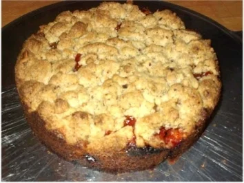 Hagebutten-Birnenkuchen mit Nußstreusel - Rezept