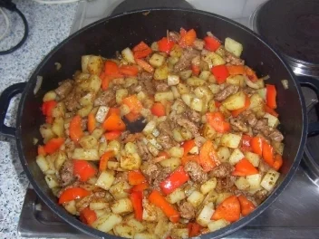 Rezept: Gaby´s Gyrospfanne mit Kartoffeln Bild Nr. 5 Gaby´s Gyrospfanne mit Kartoffeln - Rezept - Bild Nr. 5