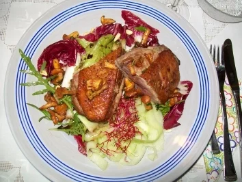 Rezept: Barbarieentenbrust mit Pfifferlingen auf Sommersalat Bild Nr. 4 Barbarieentenbrust mit Pfifferlingen auf Sommersalat - Rezept - Bild Nr. 4